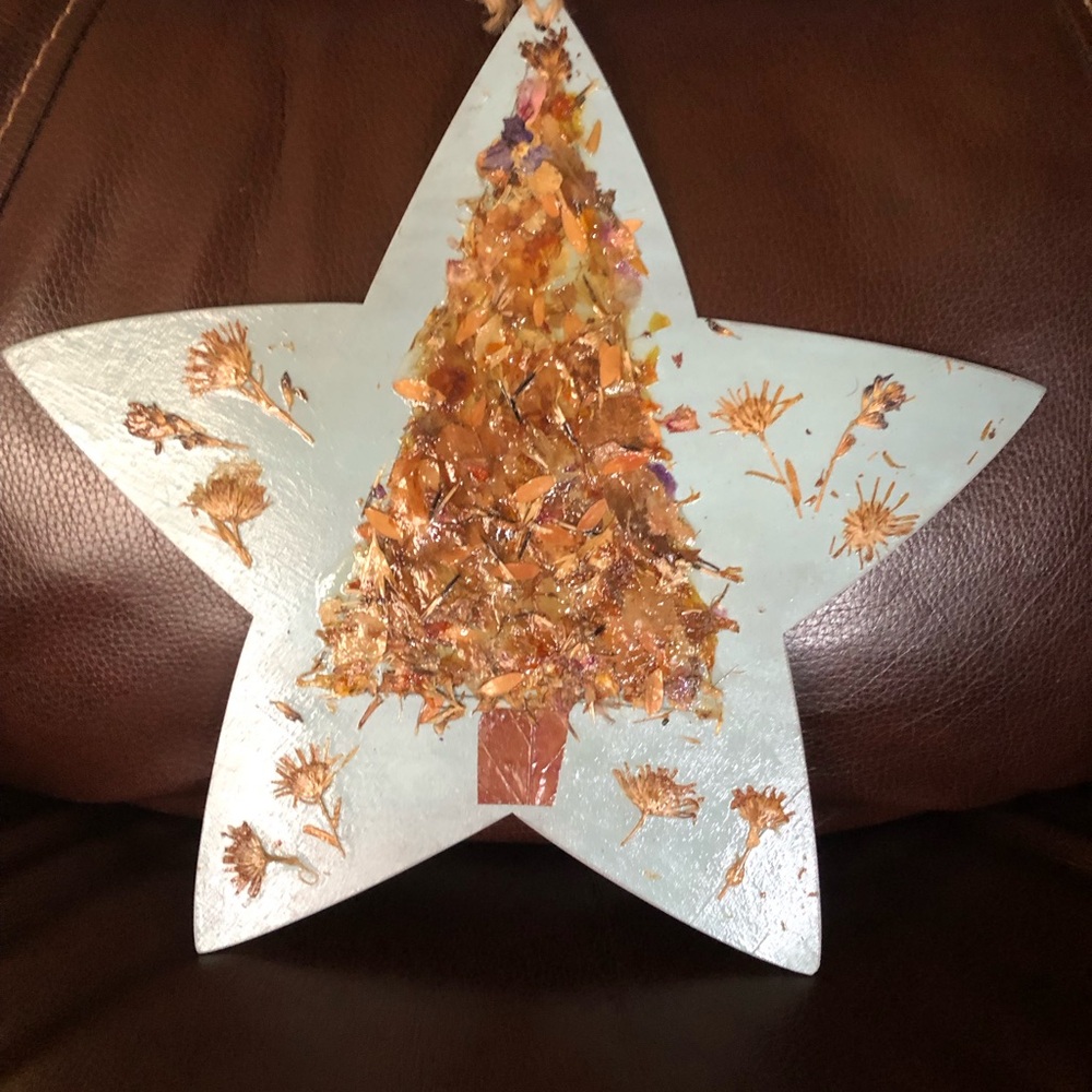 Christmas tree pressed crushed flower wall decor